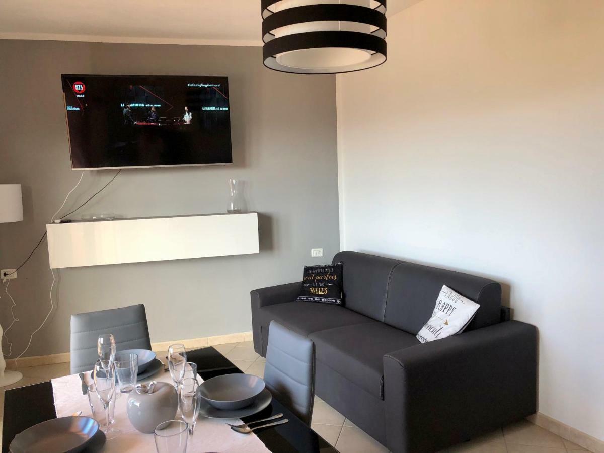 Calypso Home Sea View Badesi Exterior foto