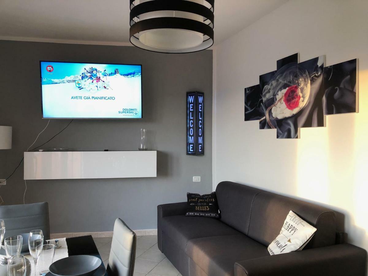 Calypso Home Sea View Badesi Exterior foto